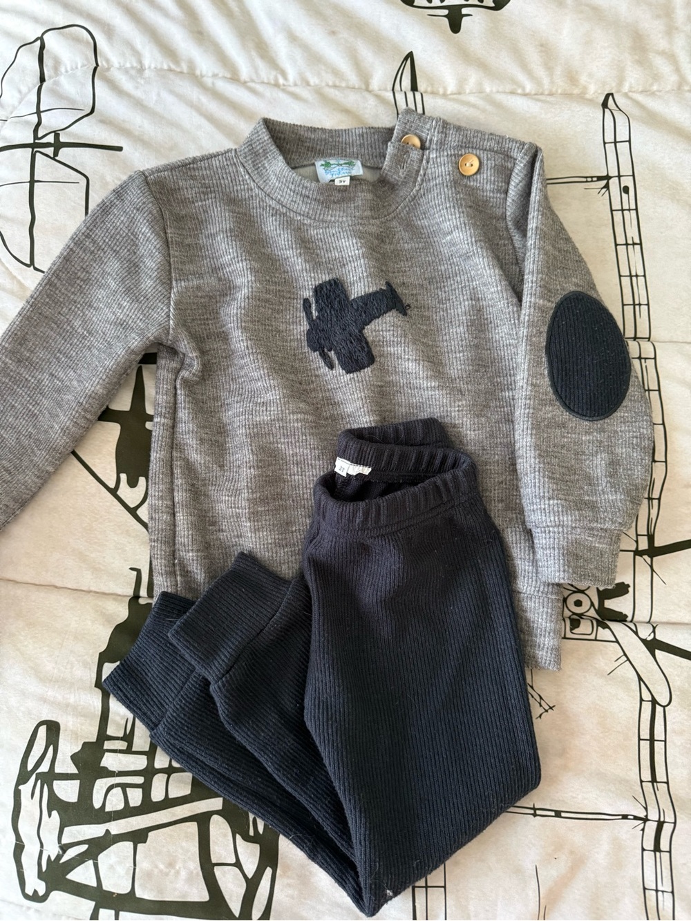 Gray Kids Knit Top with Navy Detail - Unbranded